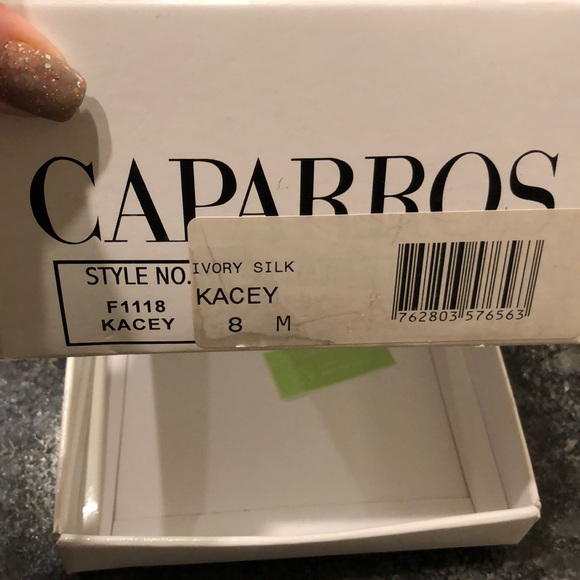 Ivory heels with sparkle - Picture 6 of 8